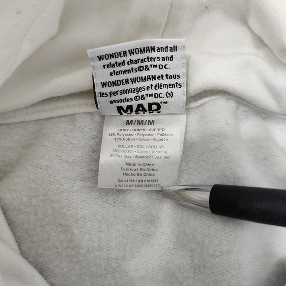 Ladies Wonder Woman Mad Engine Hoodie Sz. Medium - Picture 6 of 6